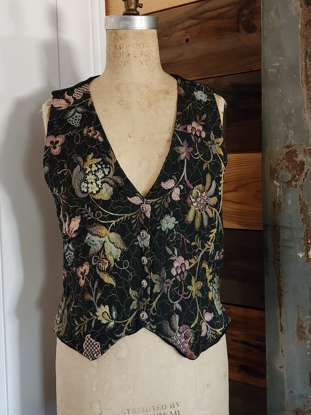 Vintage Beldoch Popper Floral Embroidered V-Neck Button Vest